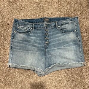Torrid High-rise Jean short 5”